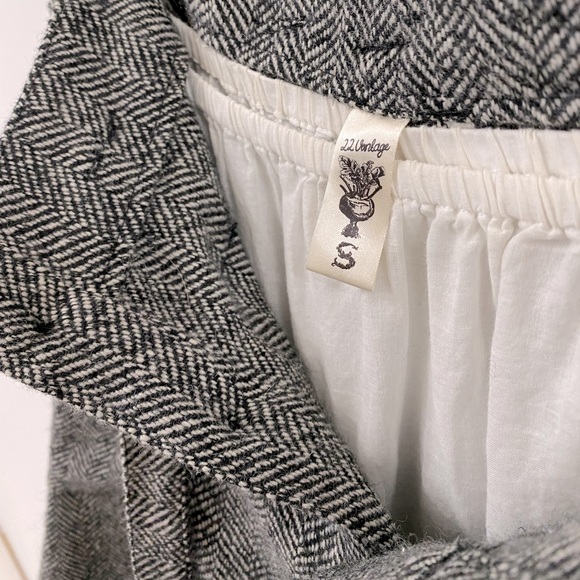 Grey Wool Skirt With Removable Peek-a-Boo Cotton Lining - S - Picture 2 of 3